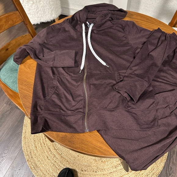Kirkland Maroon Zip Hoodie and Matching Pants - Picture 3 of 6